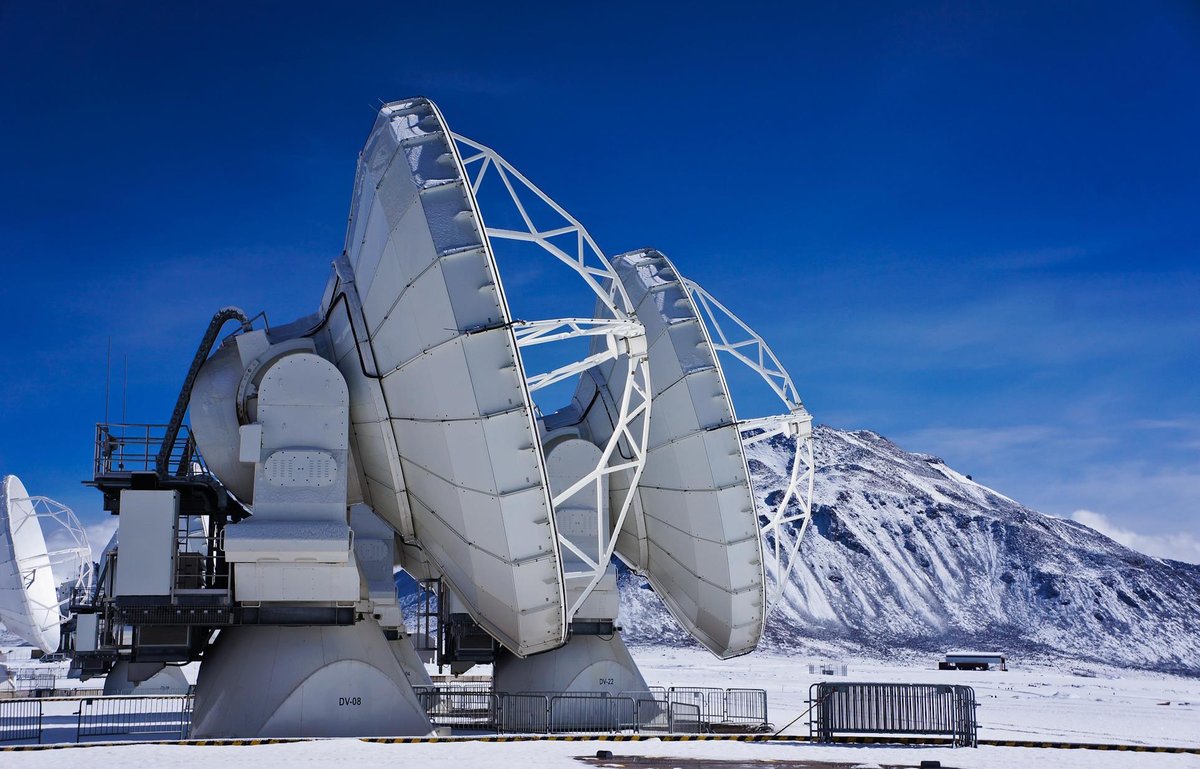 almaobs's tweet photo. White blanket over ALMA #HighAndesWinter · February 2016 © Pablo Carrillo - ALMA (ESO/NAOJ/NRAO) https://t.co/E09iaT9psQ