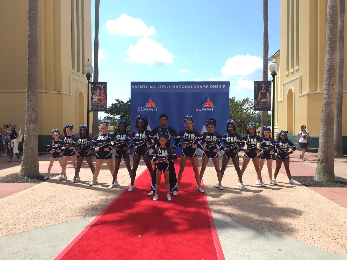 JrGunz2016's tweet photo. #TransformationTuesday the evolution of #JrGunz 💙🔫 https://t.co/tPtnjmzmwG