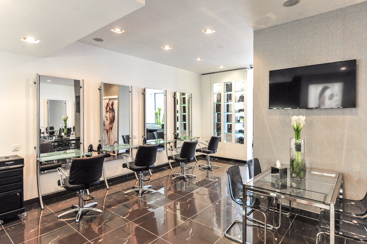CathyMartin's tweet photo. Check out Shane Bennett's new salon @LisburnSquare; a cut above! https://t.co/ZVfUFoxmlV @LisburnHourNI #lisburnhour https://t.co/3jXMyOgvG1