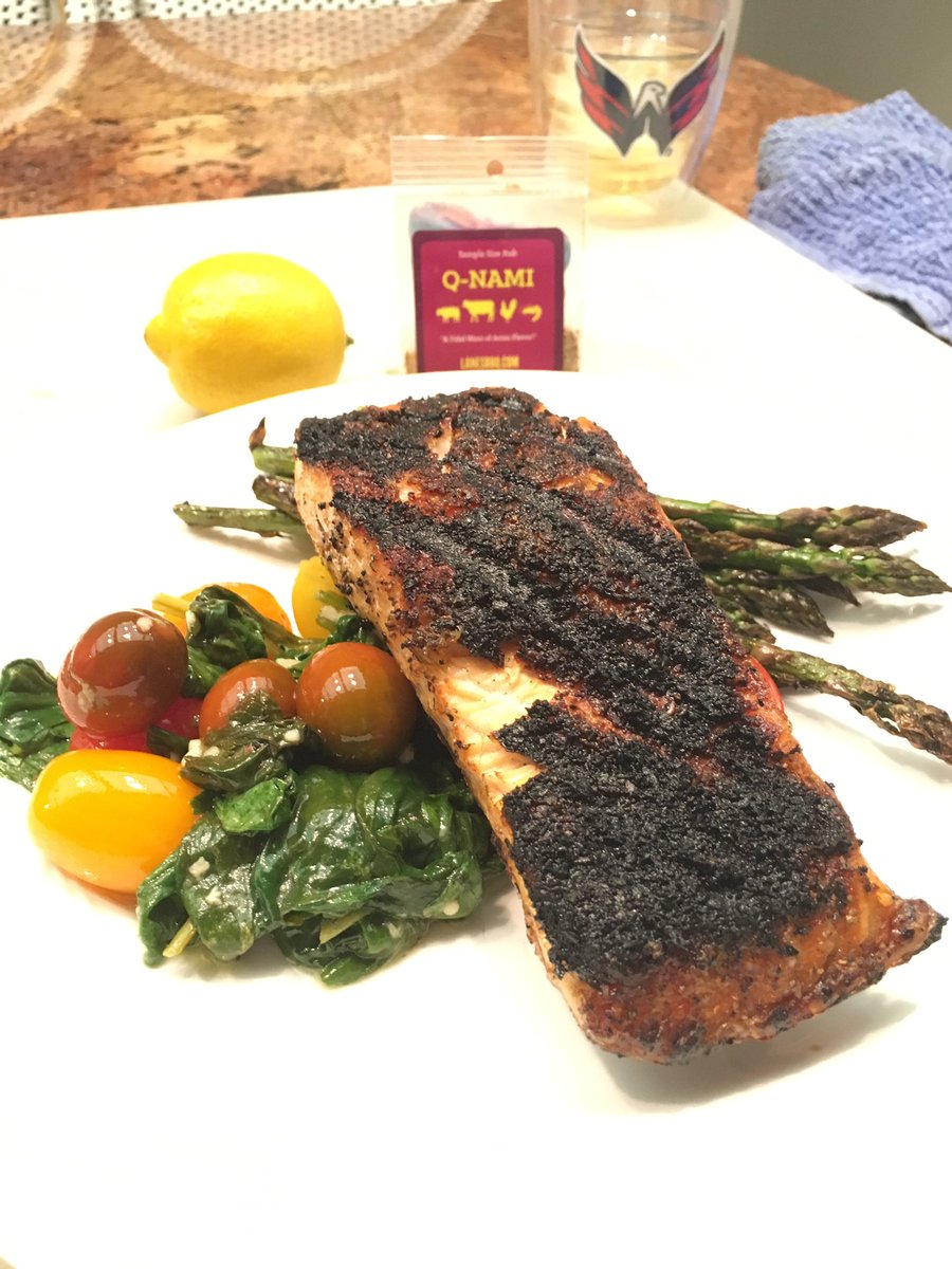 grilladdict's tweet photo. Grilled salmon with @lanesbbq1 qnami.  #grill #salmon #fish #grilledfish https://t.co/rHJTT0dxTf