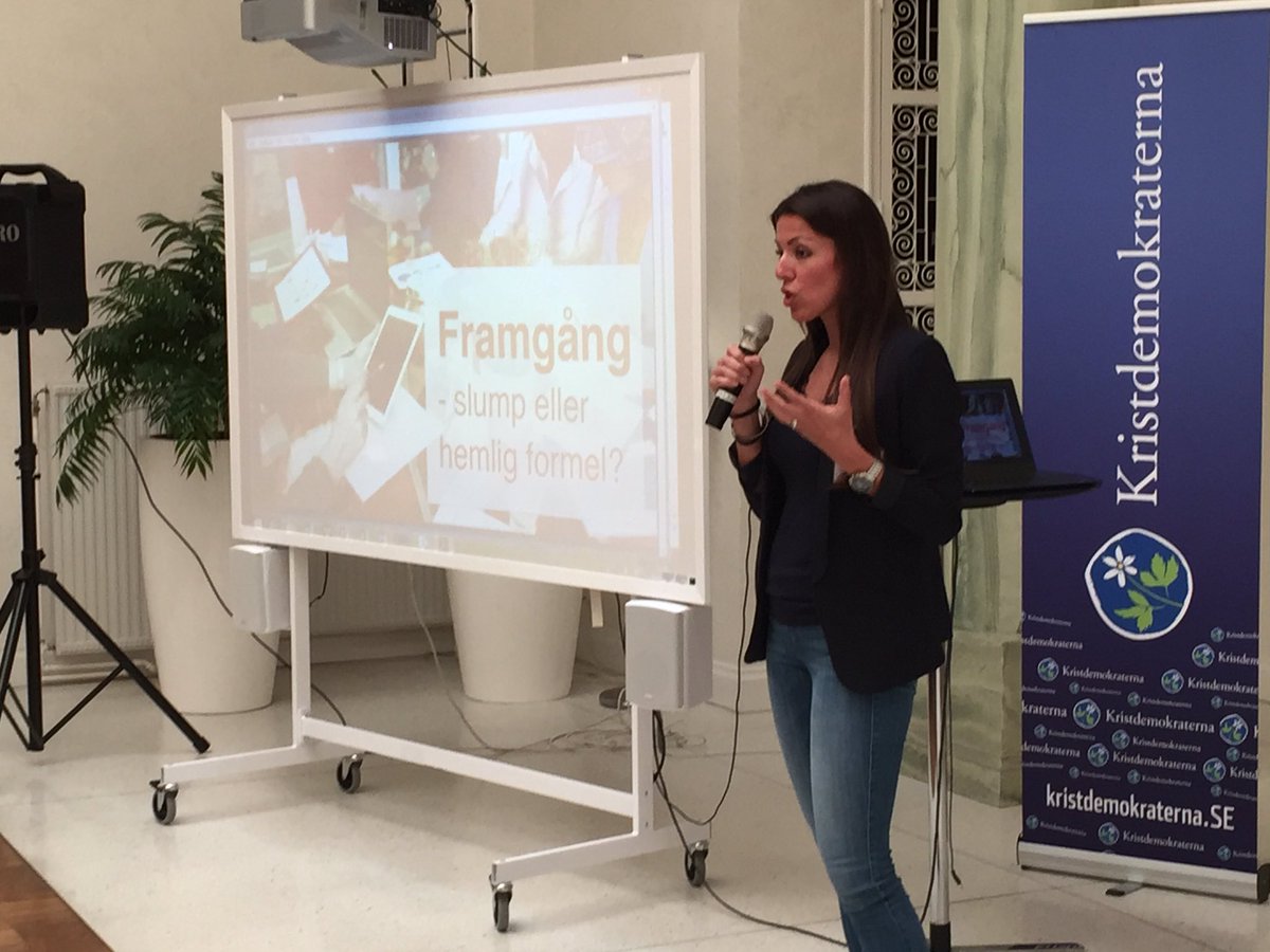 Femte medv på #innovationssem fr <a href="/GiveItForward/">Give It Forward</a> Möjlighetsinkubatorn, Mona Abu Jeib om soc innovationer <a href="/kdriks/">Kristdemokraterna</a>