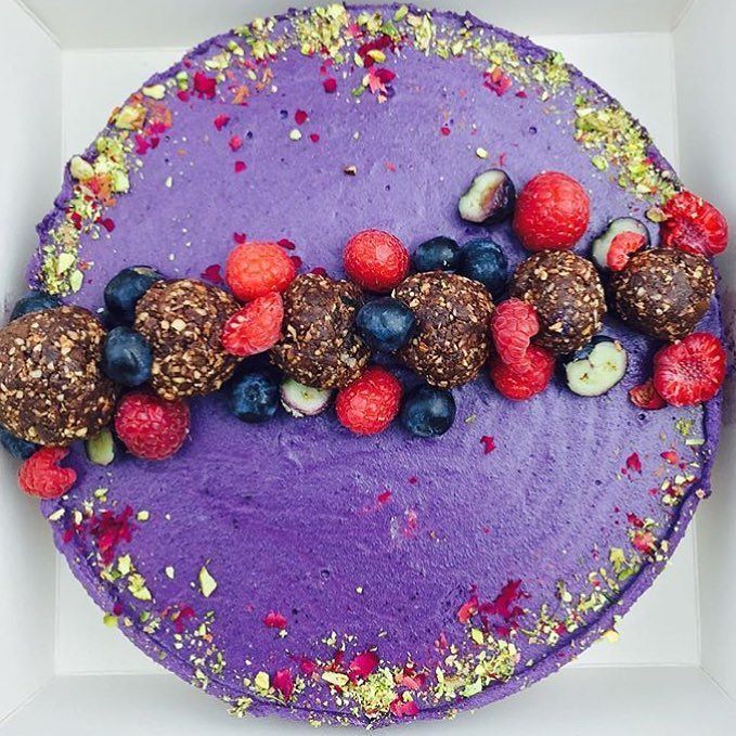 mybaker_co's tweet photo. CLEAN CAKE Tuesday 🔝 (no colouring, just real fruits!)... #cakespiration #cleancake #cakec… https://t.co/WnFa7kyQzL https://t.co/PQmlGUlqHL