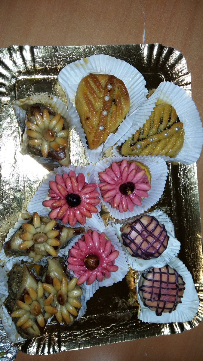 grasse_stephane's tweet photo. Après les biscuits  de lundi ,le mardi c'est pâtisseries. #pinsan https://t.co/mulqj2We7z