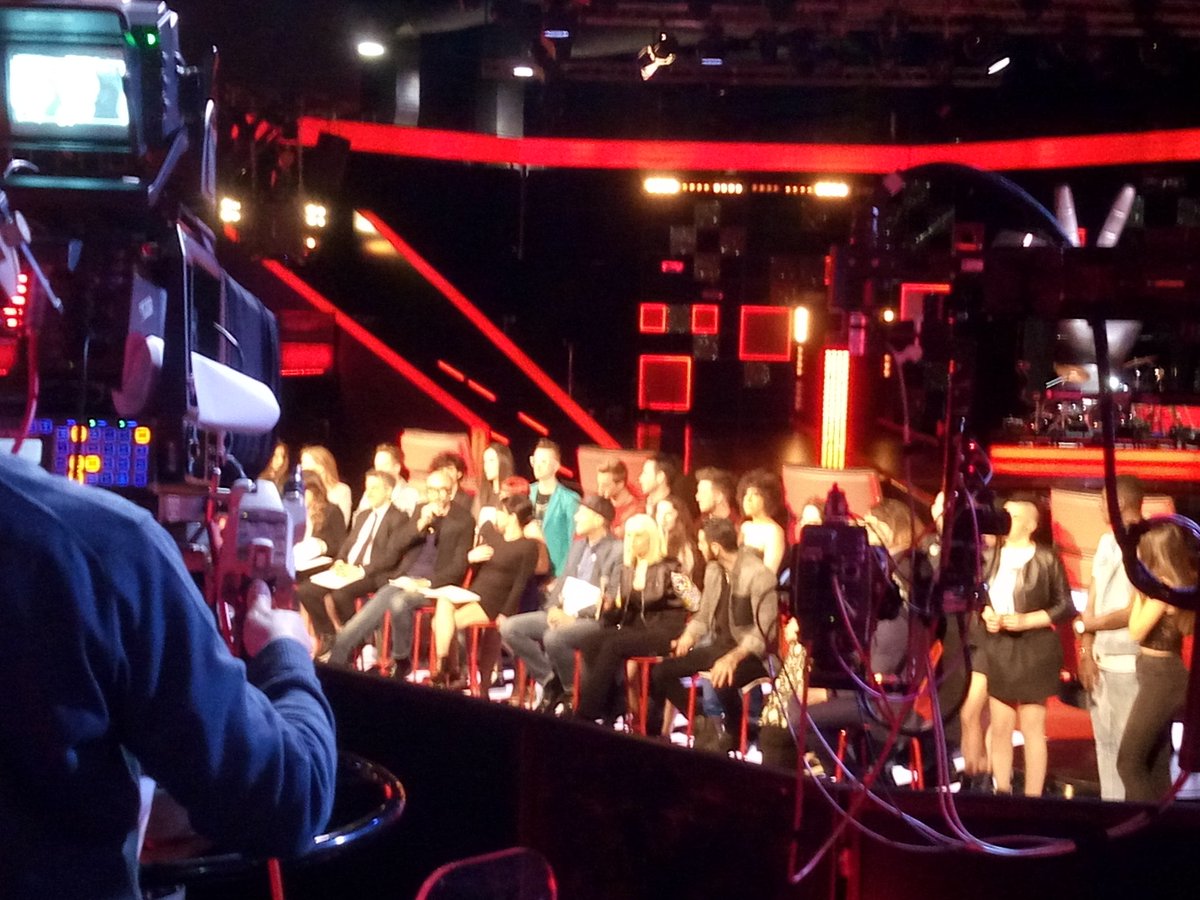 sfanculin's tweet photo. #tvoi #studio2000 #conferenzastampa https://t.co/YpFT0a0xhT