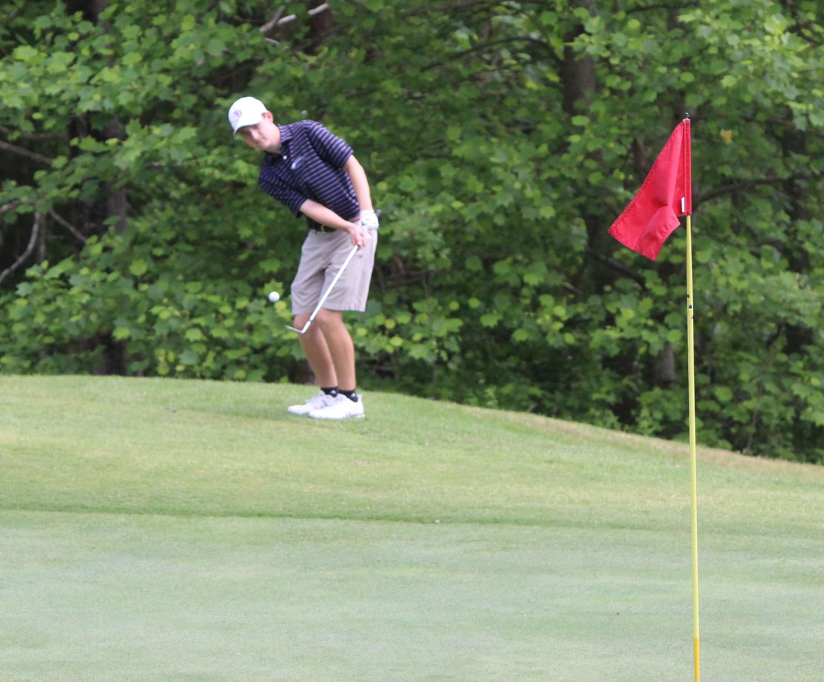 PHOTO GALLERY: NCHSAA 4A Mideast boys golf regional newsobserver.com/sports/high-sc…