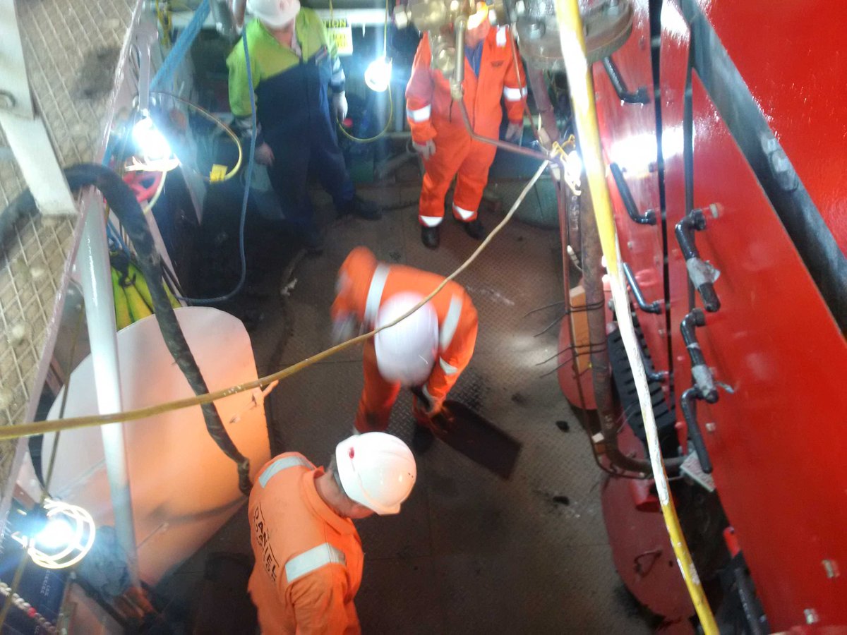 John_F_Pope's tweet photo. Keep shovelling lads - boiler accumulation test underway on the DANIEL ADAMSON @dannyinsteam @CammellLaird https://t.co/rDVGFQZmlc