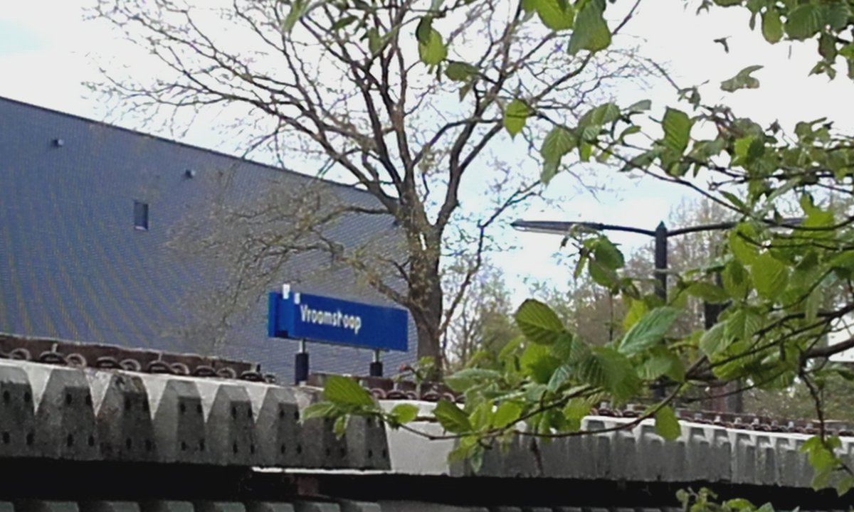arjanzand's tweet photo. op station  vroomshoop aan gekomen https://t.co/rFyvVrfqgu