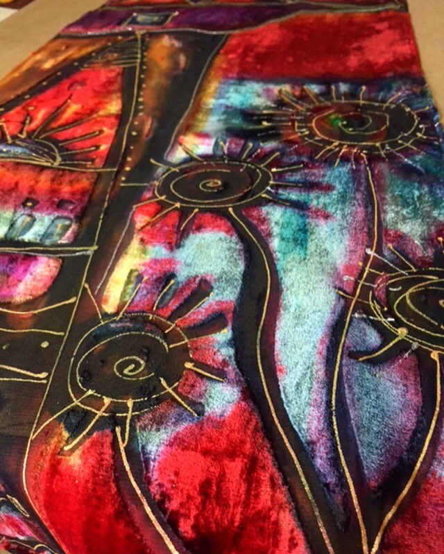 Handpainted devoree velvet wallhanging now available at goo.gl/s1zNje <a href="/iEnjoyNI/">ENJOYNI® Local</a> <a href="/BelfastHourNI/">#BelfastHour</a>