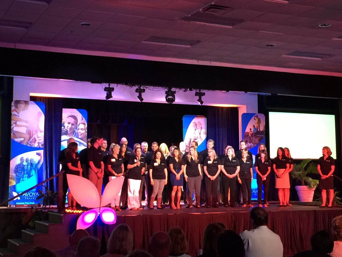 TRAVPRONEWS's tweet photo. The Avoya Team. #avoya #avoyatravel #avoyaconf2016 @avoyatravel https://t.co/eqIwNIKMH1