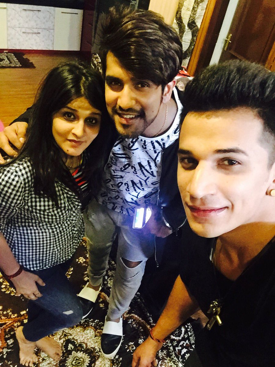 Preetikamit11's tweet photo. Miss u both https://t.co/3czbEospHu