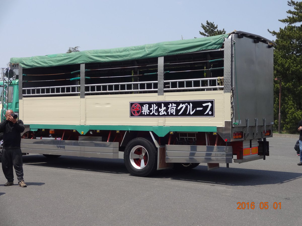 ビッグサム 旧型 على تويتر 県北出荷グループの家畜運搬車 蜂の巣グリルでしかも2軸のfhはかなり珍しいと思う