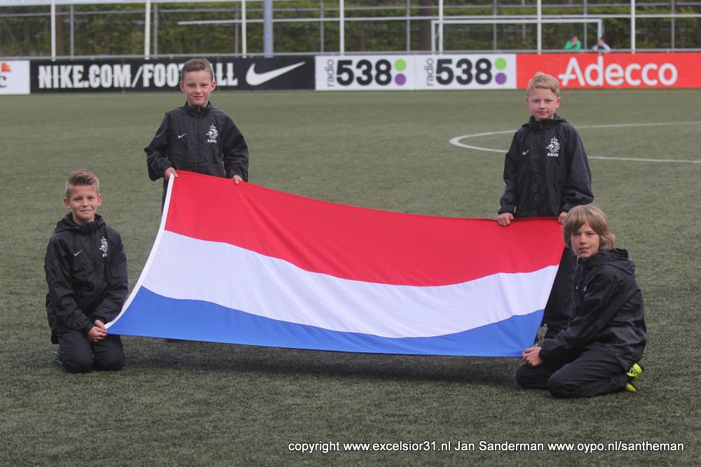excelsior31's tweet photo. Spelers ,@Excelsior31 E1 en D1 vlaggendragers (en ballenjongens) bij interland Oranje Onder 14 vs Tsjechië Onder 14 https://t.co/OM99f0KQpb