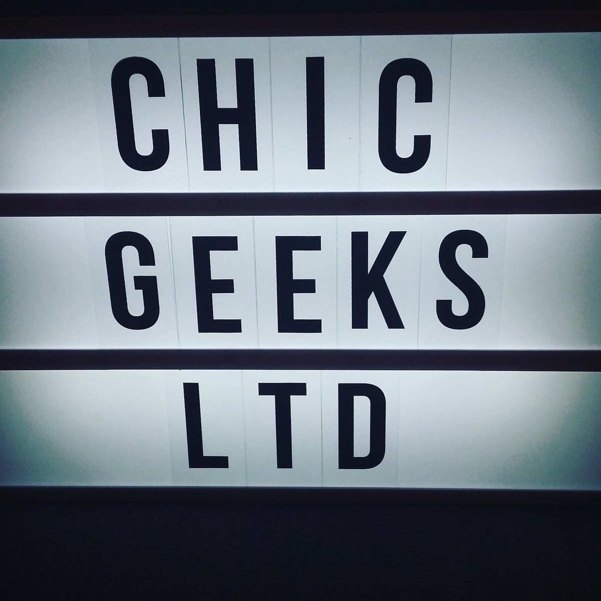 geeks_chic's tweet photo. Got a #lightbox - it's so cute! #chicgeeks #startup #nerdyandnice #etsy https://t.co/pTIfV66VKH
