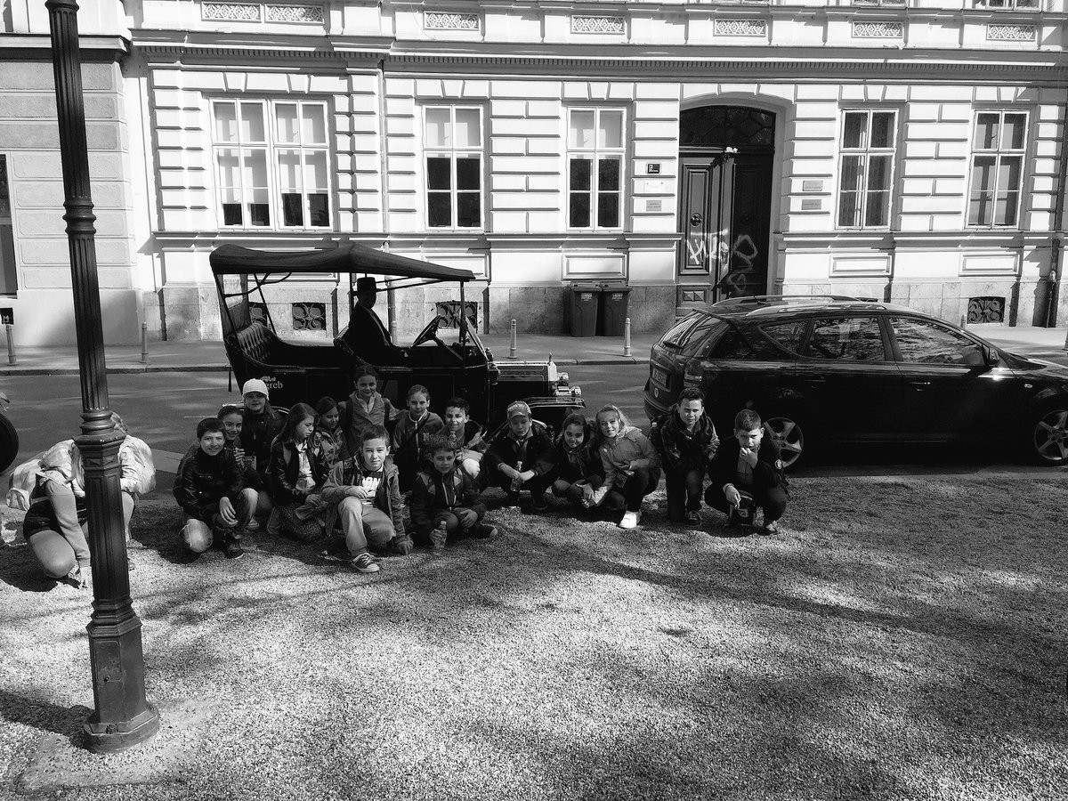 oldzagreb's tweet photo. Tomorrow #electricwednesday drives again at #zrinjevac #hep #srijedomnanstruju https://t.co/vlJzPvoF04
