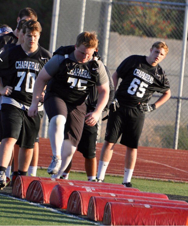 GRITSGAL's tweet photo. #Springball is here! I love watching #75! #footballmom #springball2016 #Hamilton75 π https://t.co/F3bkqJOgln