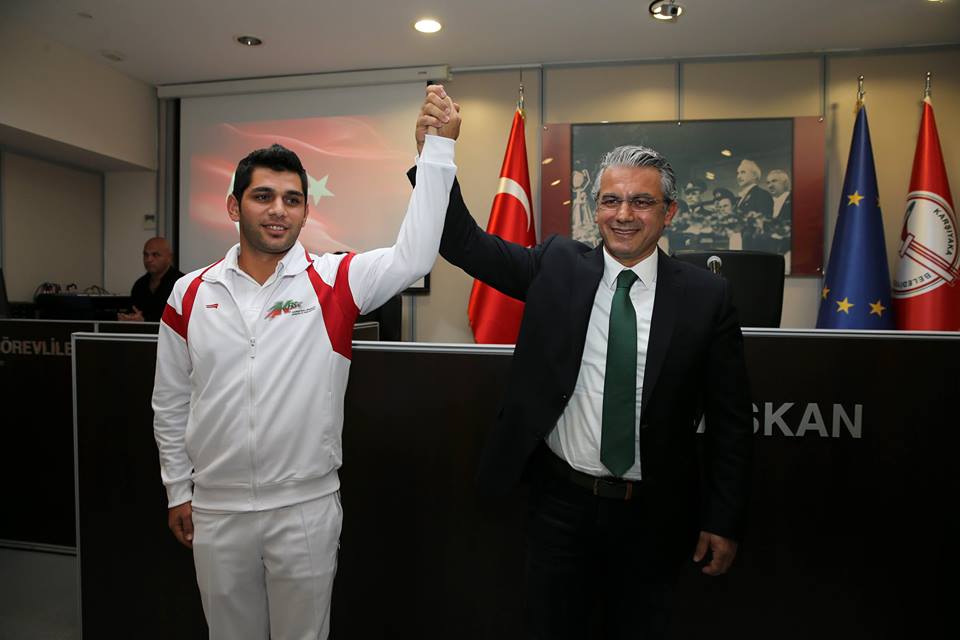 hmutluakpinar's tweet photo. Karşıyaka Belediyesporlu milli okçumuz Demir Elmaağaçlı Dünya 2.si oldu. https://t.co/LUcNLkbt7g https://t.co/XSwtrXa8Oc