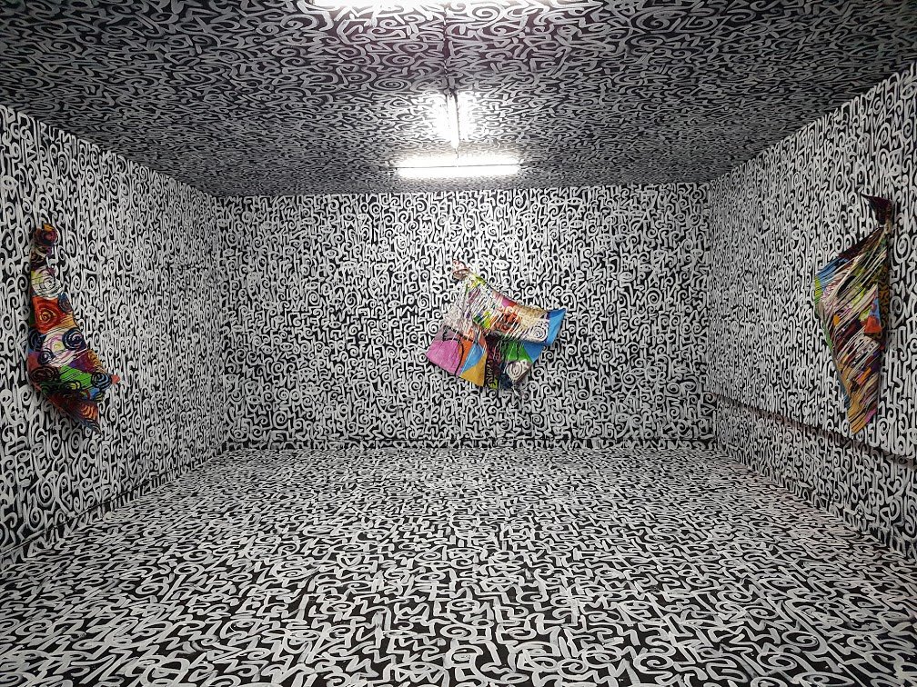TheTempleCo's tweet photo. Leading Nigerian visual artist @victorsozaboy & his #ThePrayerRoom installation at the #DakartBiennale. #TempleTrips https://t.co/zLmpXUSkcT