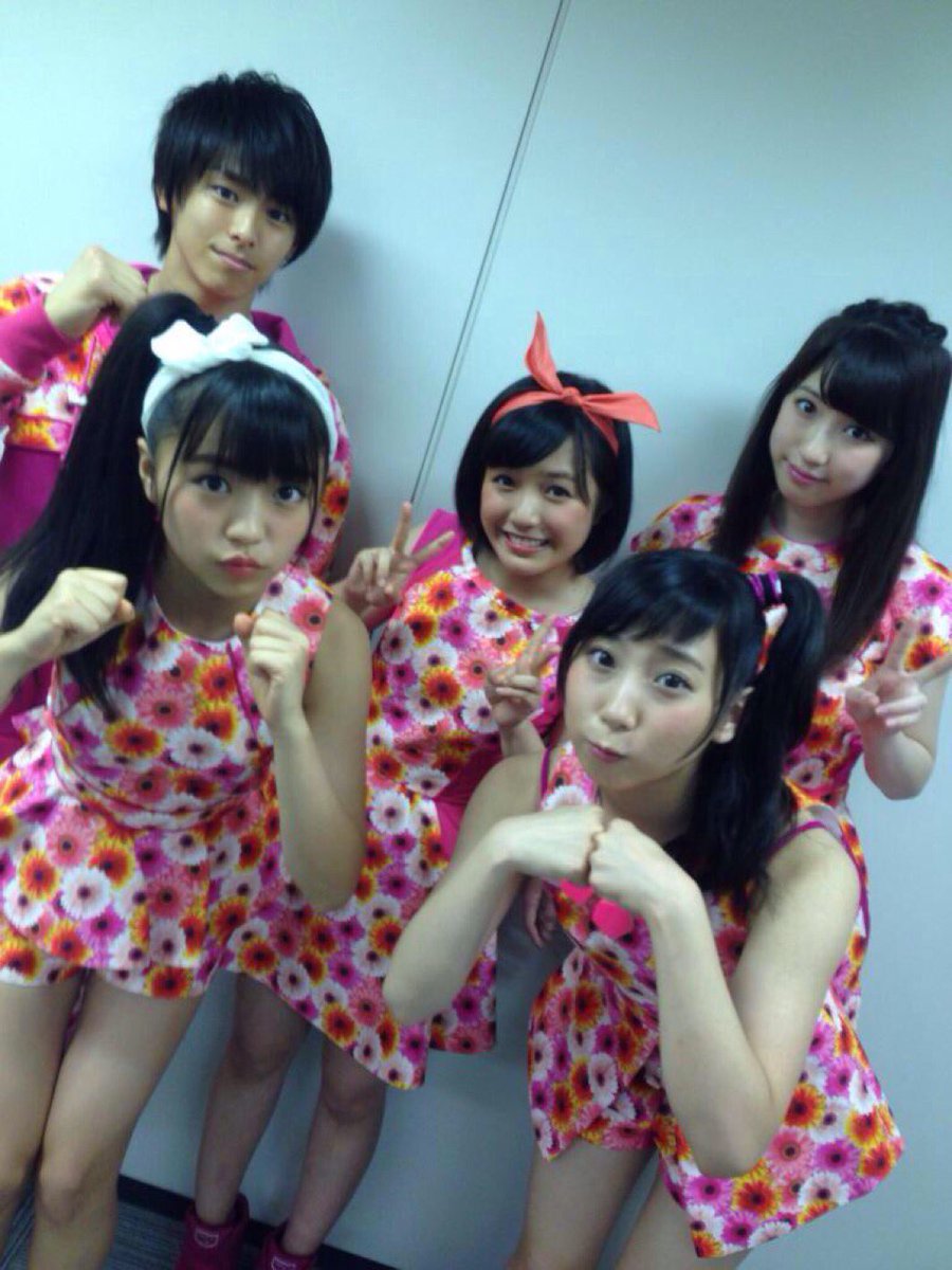 VyWse0TGqfZ7diw's tweet photo. 似てると思った笑 https://t.co/LTLN8vSUGg