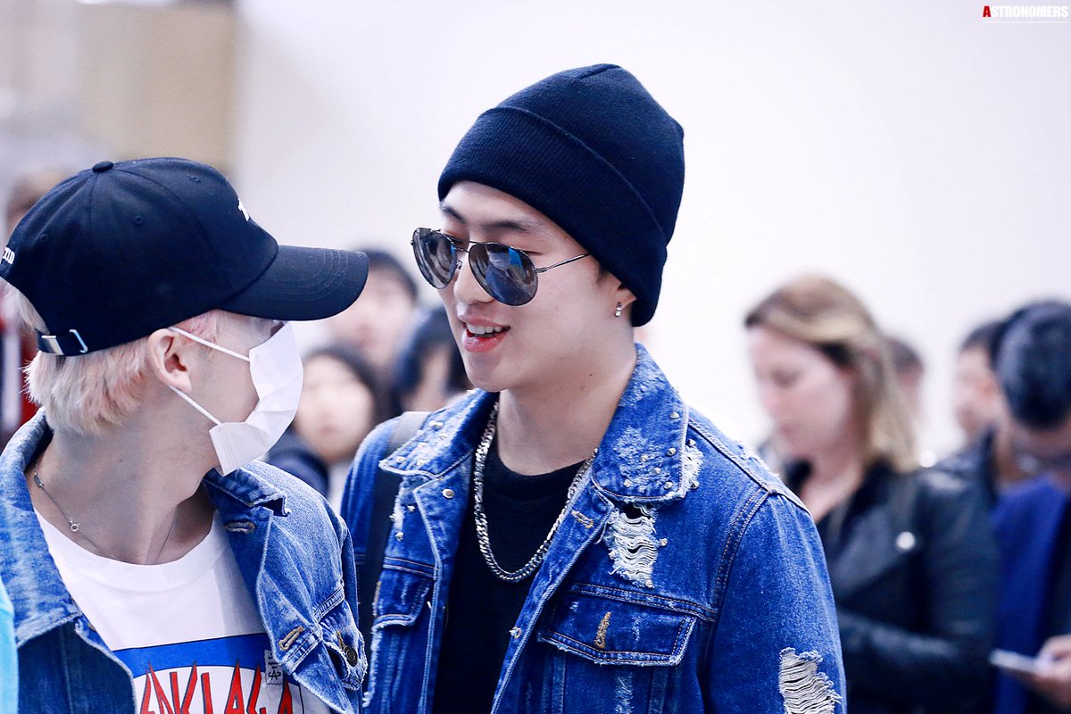 astrnms94's tweet photo. 160409 GMP 출국 #WINNER #강승윤
지누형이랑 꽁.냥.꽁.냥. https://t.co/JtC5Xa4O2k