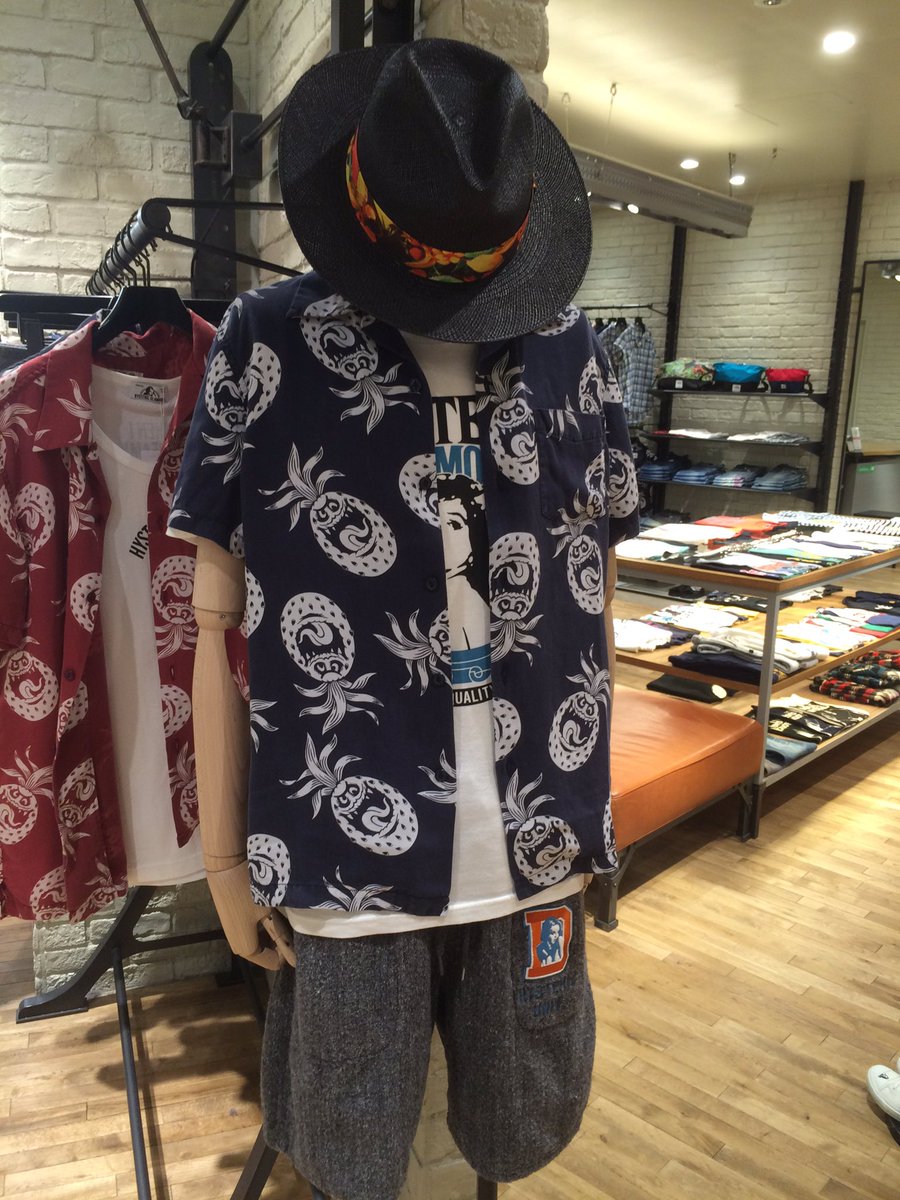 O Xrhsths Hysteric Glamour横浜 Sto Twitter こちらはヒスのキモカワ担当 ストロベリーモンスター柄の アロハシャツです 古着風な色落ち感もユーズドのアロハっぽくてかっこいい 1 2枚目はメンズで3枚目はレディース レディースはシャツとオールインワンが