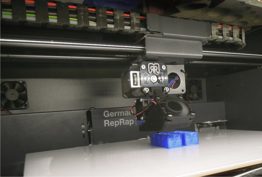 CNCBlog's tweet photo. 3D Drucker oder CNC Fräse? Kann der 3D Druck die spanabhebende Fertigung ersetzen? Lese… https://t.co/Bqtl9Q1GgQ https://t.co/uFJbqI1cJL