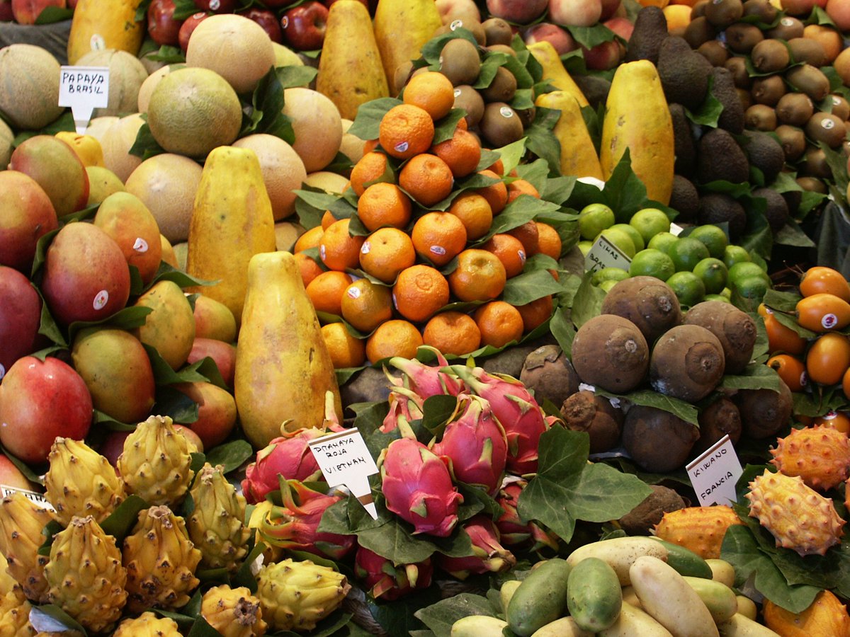 UNEP's tweet photo. Turning #FoodWaste into creative business ideas. Take a look at these innovative startups: https://t.co/bK5f7zs9zw https://t.co/6s43lBCUof