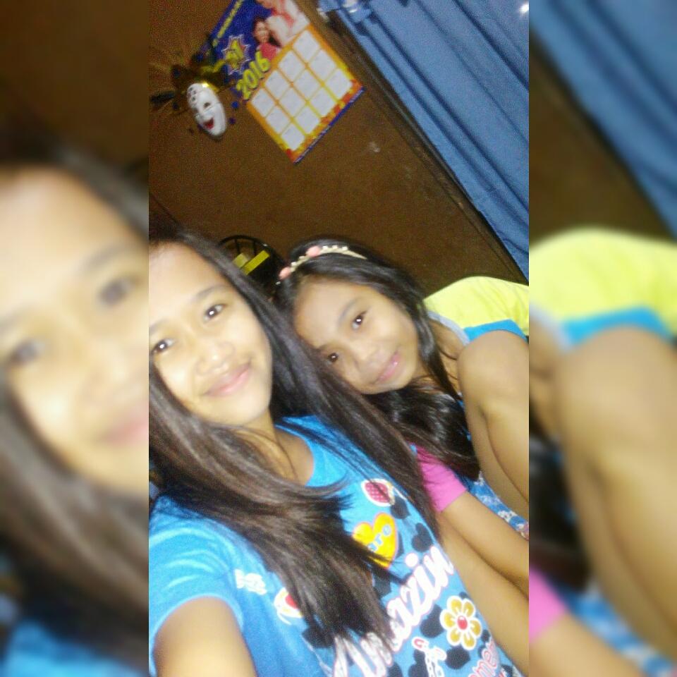 ChiarahS's tweet photo. Selfiee with my couze https://t.co/bEu8qJC0Jv