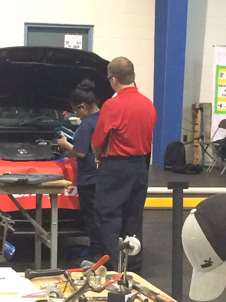 TCDSBSkills's tweet image. Automotive service repair! #teamTCDSB