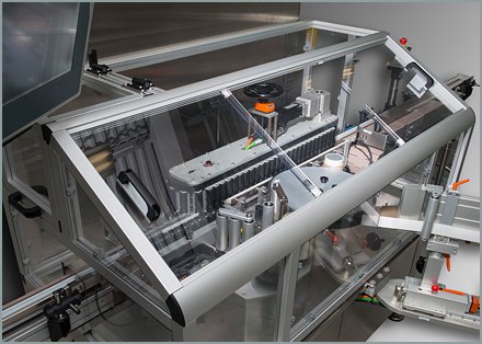 VR in-line labeler offers a vertical trunnion roller design; optimal round container control ow.ly/WFFPq