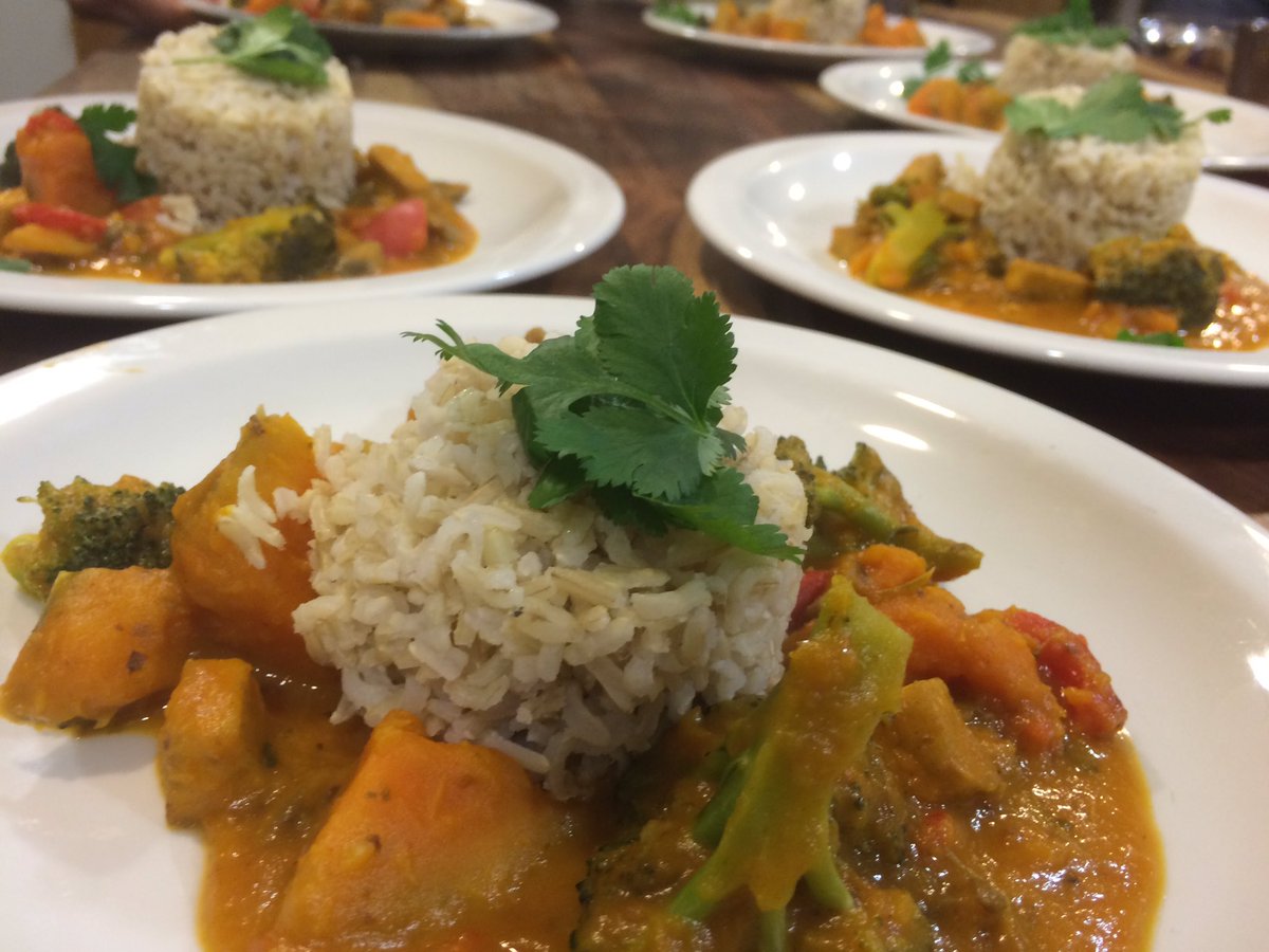 FarmShopOrganic's tweet image. Our Vegetarian Cookery Retreat with @naturalcooksch is back in July~  theorganicfarmshop.co.uk/vegetarian-coo…