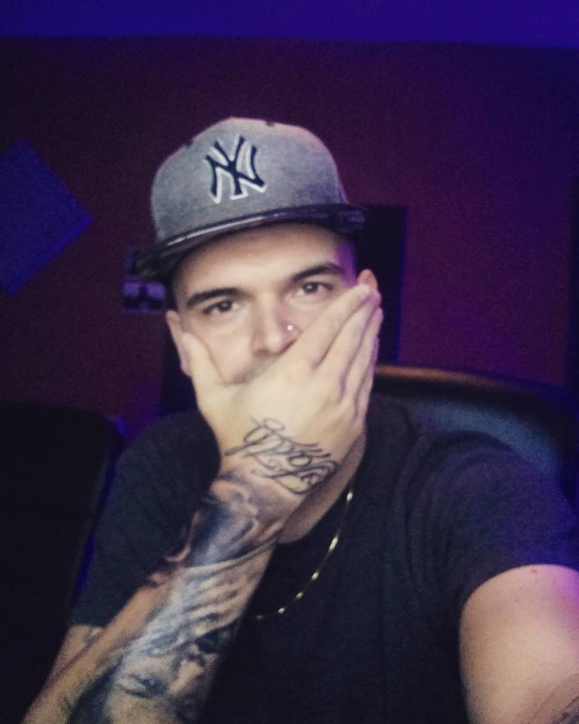 producerpassion's tweet photo. Studio!
#music #dj #producer #beats #musicproducer #studiolife #instrumental #musician #song #magicbeats #magic #s… https://t.co/lvhm77SjCP
