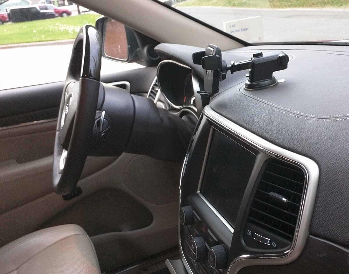 rockstargroover's tweet photo. @iOttie Thanks for making best #cardock ever. Looks great in my Jeep, tested from CT to Long Island NY. Works great https://t.co/imhoVx2u1q