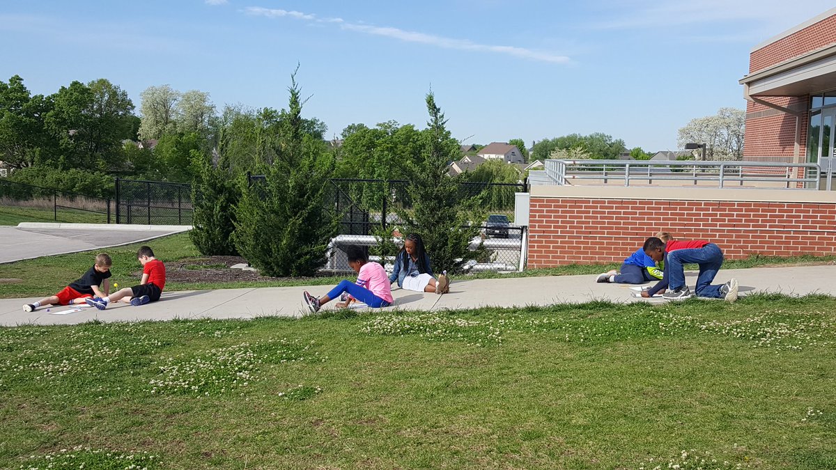 PMrowinski's tweet image. How do shadows change throughout the day? #playgroundscience