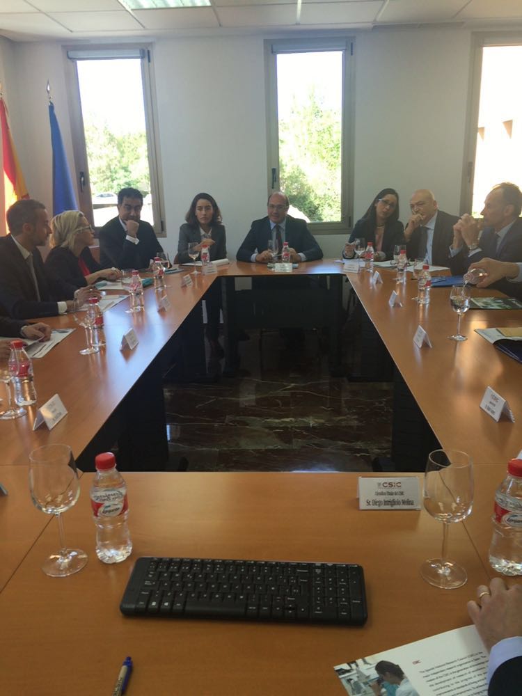 AdelaMCacha's tweet image. Murcia, sede de la 17 reunión de la Asamblea Regional y Local Euromediterránea. Con el presidente, visita al #CEBAS