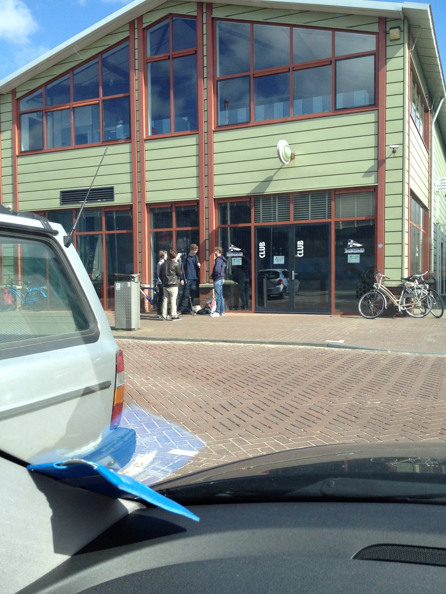 Arend nog even een interview en dan zijn we klaar voor vandaag. #nsr16 race office OUT