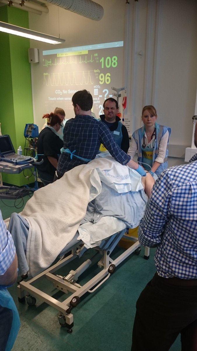 toby_carter's tweet photo. Simulations continue into resus. Code red trauma call in progress #GrandSim https://t.co/w8F9qwG3r9
