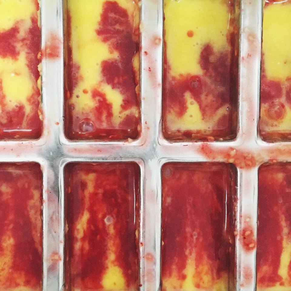 LICKALIX's tweet photo. Before &amp; after... Our #lollylovers seem to really enjoy our #MangoRaspberrySwirl! Need to make more very soon! :) https://t.co/ppcLasjG5t