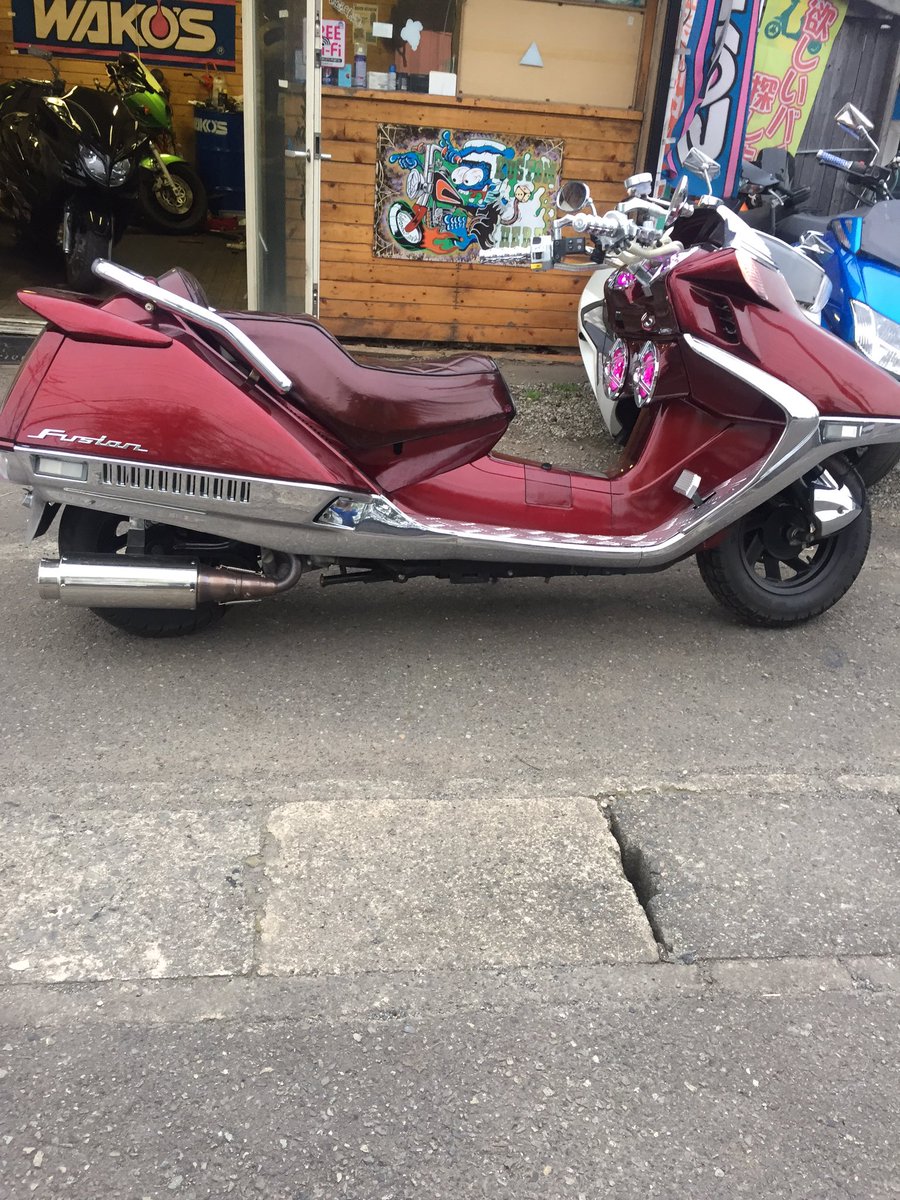 バイク販売 神奈川 フュージョンx Se フルカスタム 超 パリピ仕様 売ります 人気のワインレッドカラーで統一され 何と言ってもled埋め込み型四発スピーカー搭載 しかも走行キロ不具合なし Gw特価13 8万で売ります 拡散