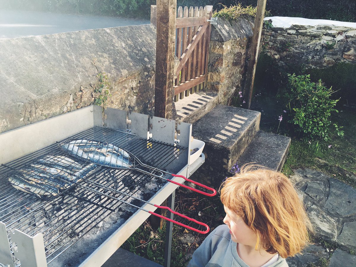 winklamiroy's tweet photo. Grilling... https://t.co/uKihT8ueVy