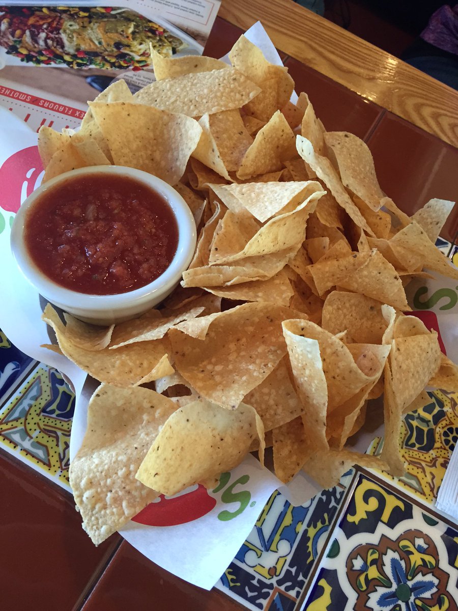 Who doesn't love <a href="/Chilis/">Chili's Grill & Bar</a> bottomless Chips and Salsa? 🌶🌶🌶 #postmypalate