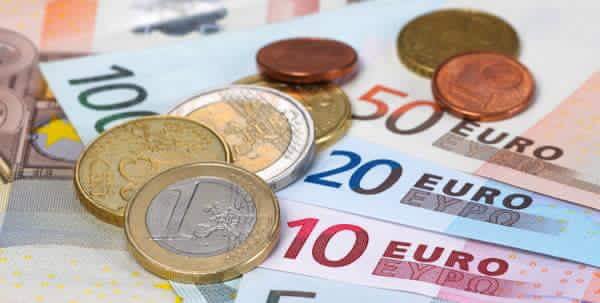 imesionline's tweet photo. #IMESISTORY-3 maggio 2002: l'euro diventa la moneta ufficiale dell'Unione Monetaria Europea. https://t.co/ZhMhXojqrX
