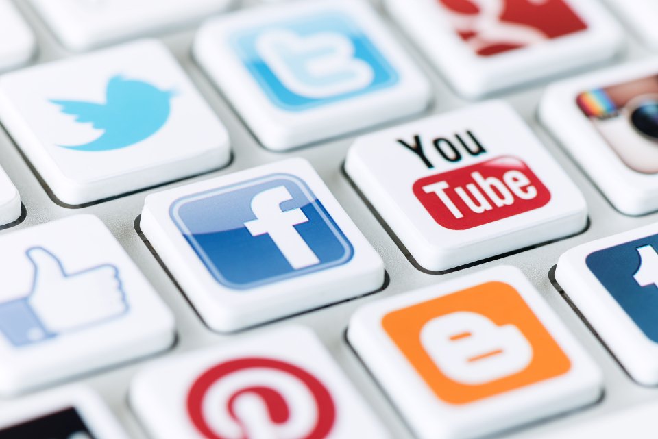 iversity's tweet image. Exciting: Digital and Social Media Marketing #MOOC shortlisted for awards ow.ly/4nkwf0 #Passion4Digital