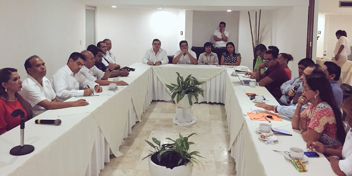 EnriqueJacobR's tweet photo. Encuentro con #Emprendedores beneficiados por el #FNE2015 @Jaime_Nava02 @INADEM_SE @INGE_OPD @sefodecogro https://t.co/v1ccXqTg16