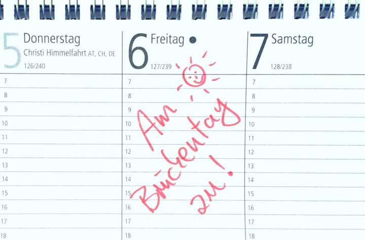 Am kommenden Freitag, 6.5., bleibt die Stadtverwaltung geschlossen. Mehr Infos ->  moenchengladbach.de/de/aktuell-akt… https://t.co/jgJfPmnoka