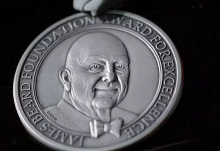 Eater's tweet photo. The full list of winners from last night’s James Beard Foundation Awards #JBFA2016 https://t.co/PBUu1kt9WR https://t.co/PI2Y7bxIhX