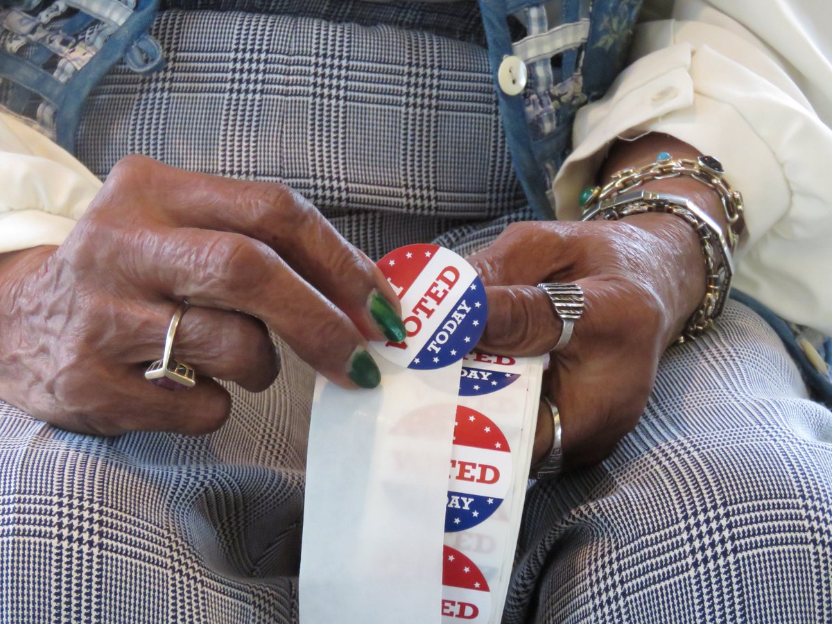 vagazette's tweet photo. Pictures: Williamsburg voters -- did you vote today? https://t.co/vw7QEK7YO3 https://t.co/DK6zGViMOs
