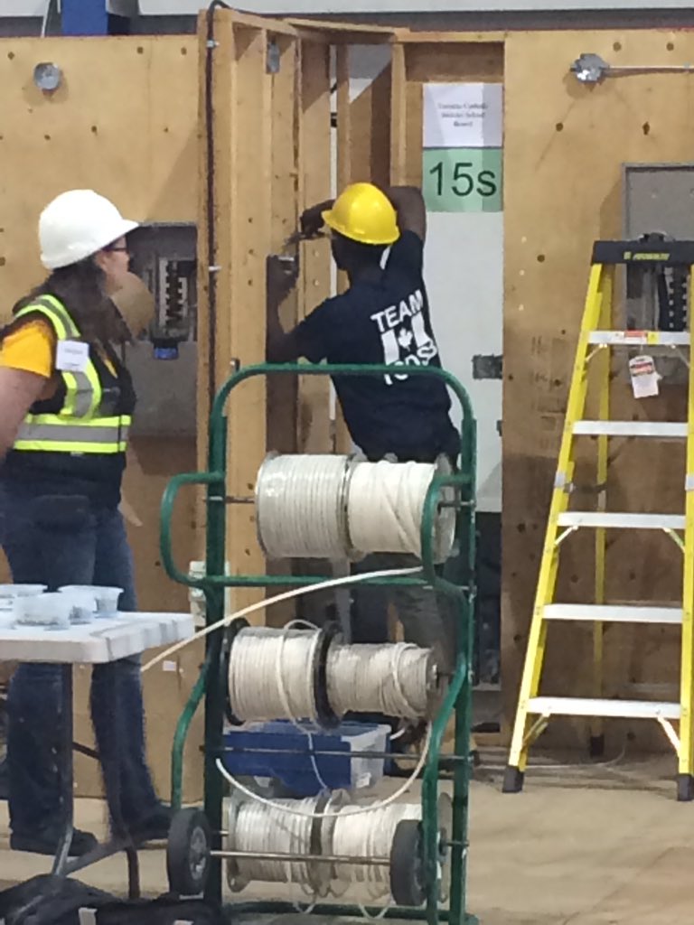 TCDSBSkills's tweet image. Electrical skills! #teamTCDSB