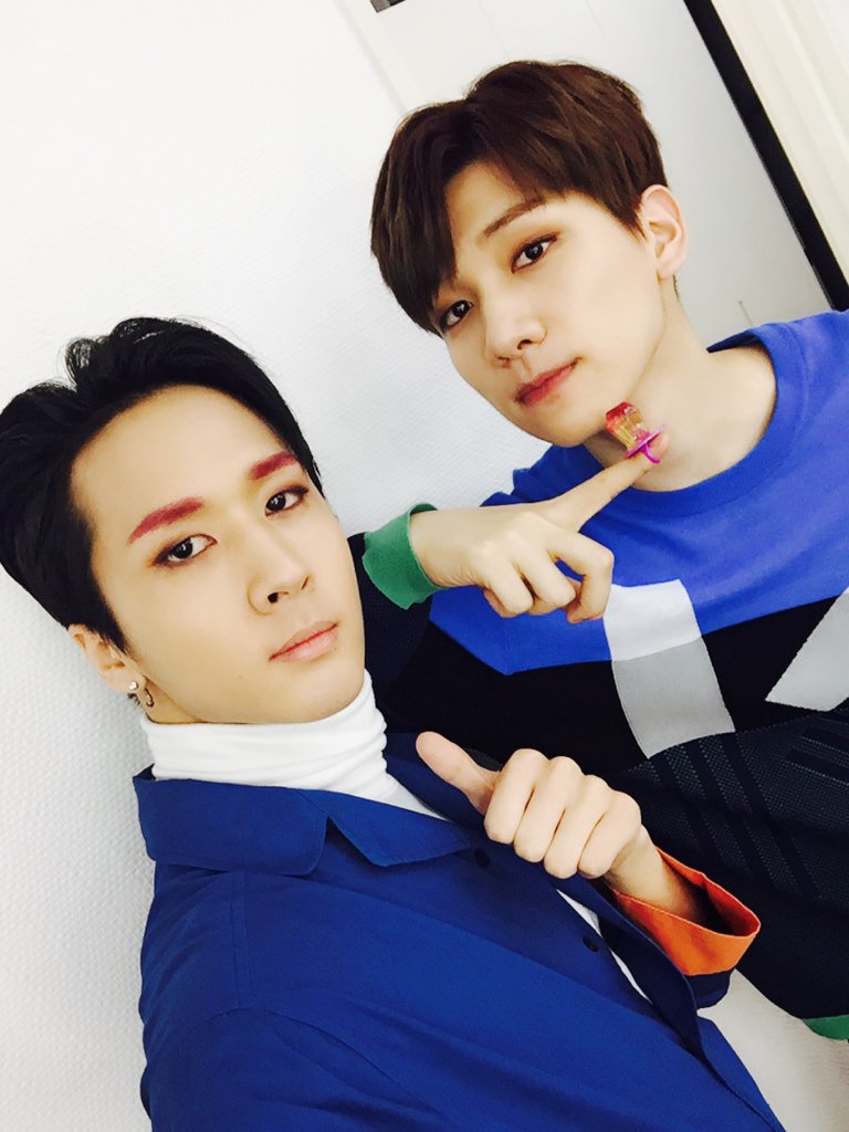 RealVIXX's tweet photo. #빅스_별빛_오래오래_함께해 https://t.co/Yt0qK8tJHf