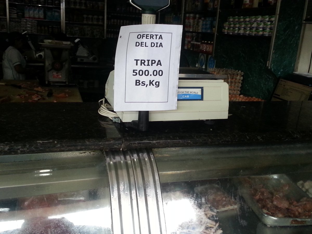 FilosofoDeZulia's tweet photo. Qué tristeza ! Lo que queda para los pobres. Si acaso! https://t.co/dm341cdPBY