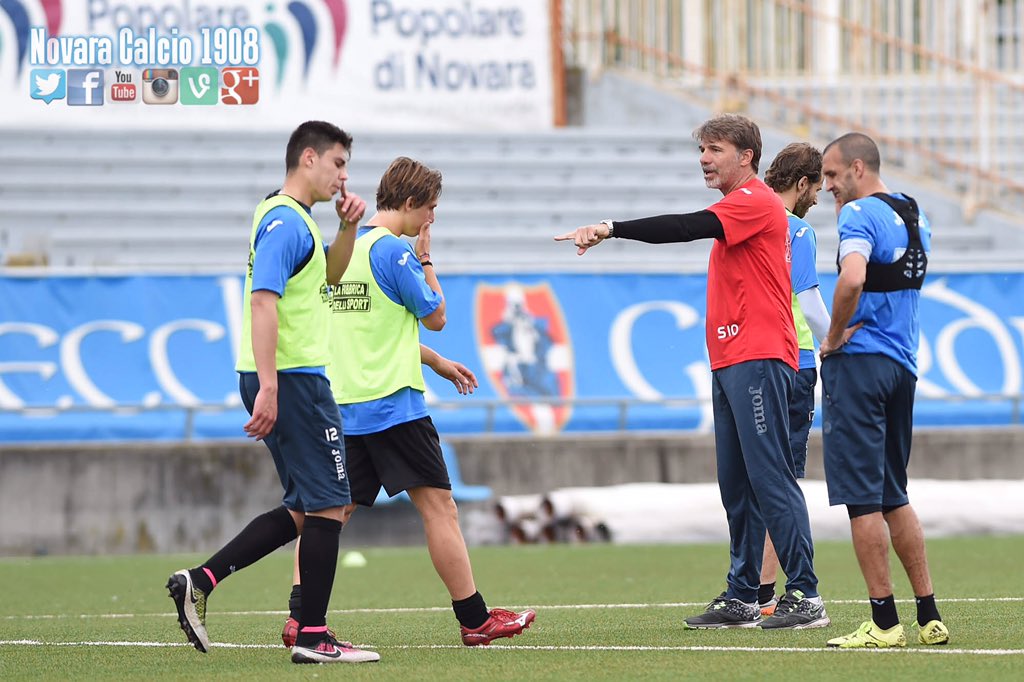 Novara__1908's tweet photo. Verso #NovaraAscoli, le foto dell'allenamento odierno @Lega_B #Novara #AndumaFiöi https://t.co/idVU2vAALj